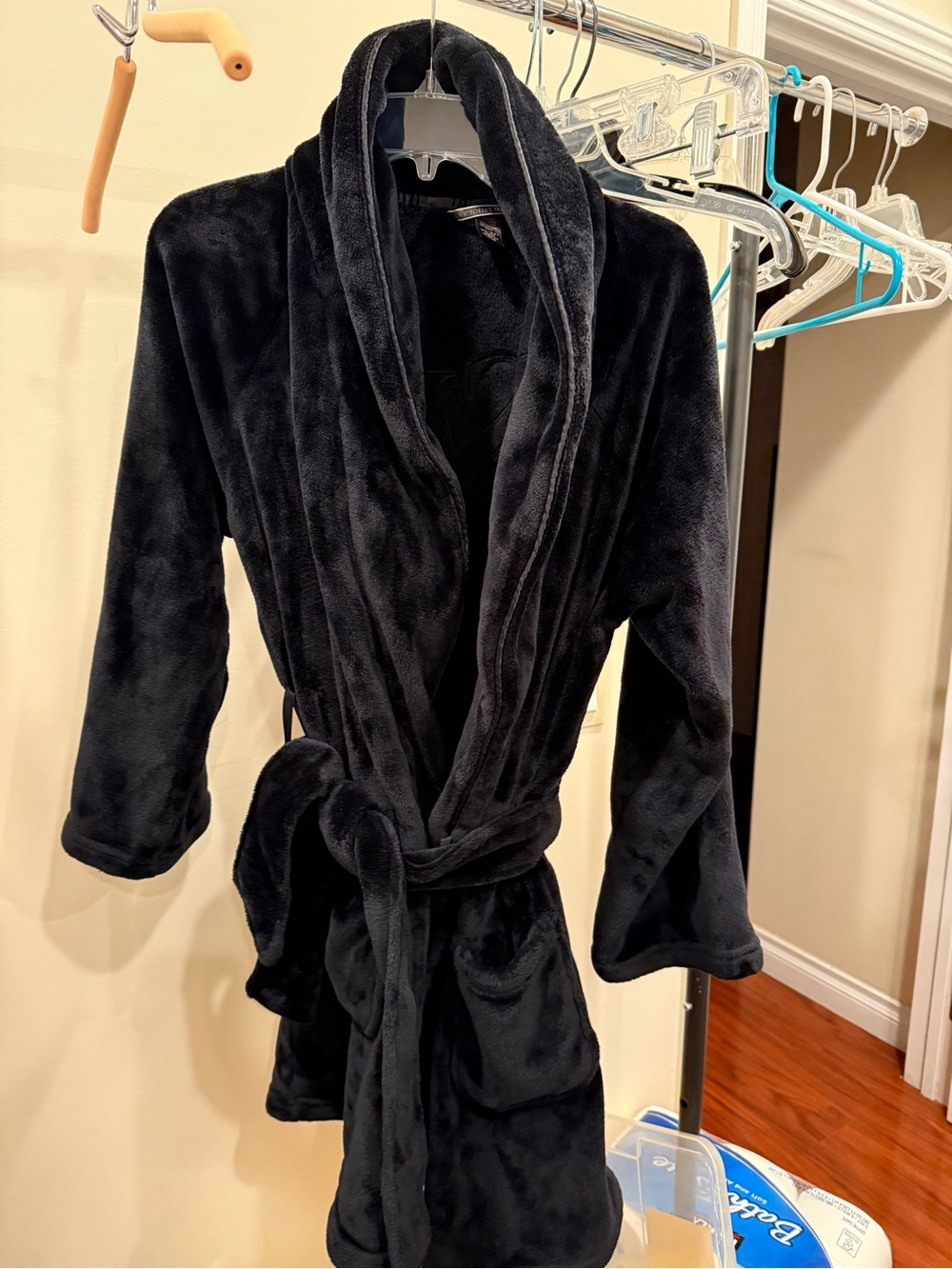 NWOT Victorias Secret size XS black soft robe